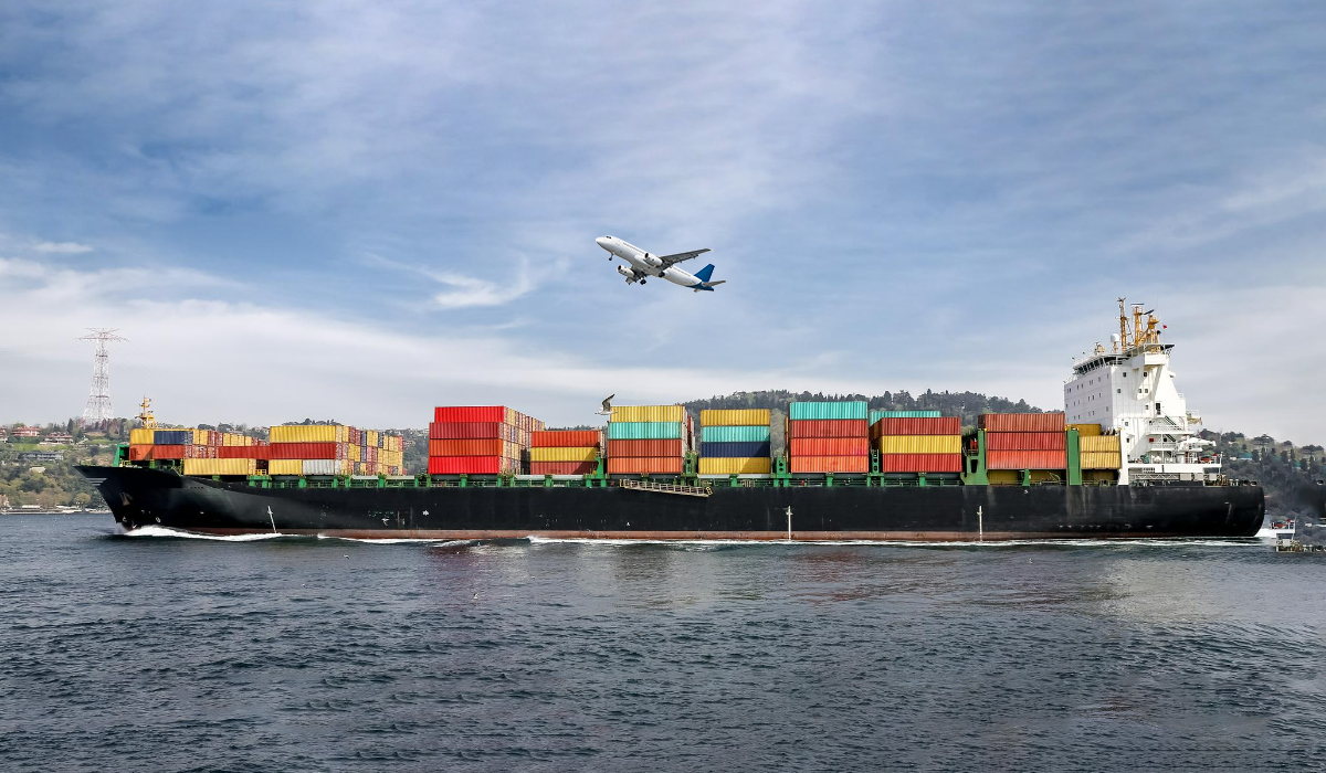 Freight Forwarder Vs. NVOCC: What’s The Difference?
