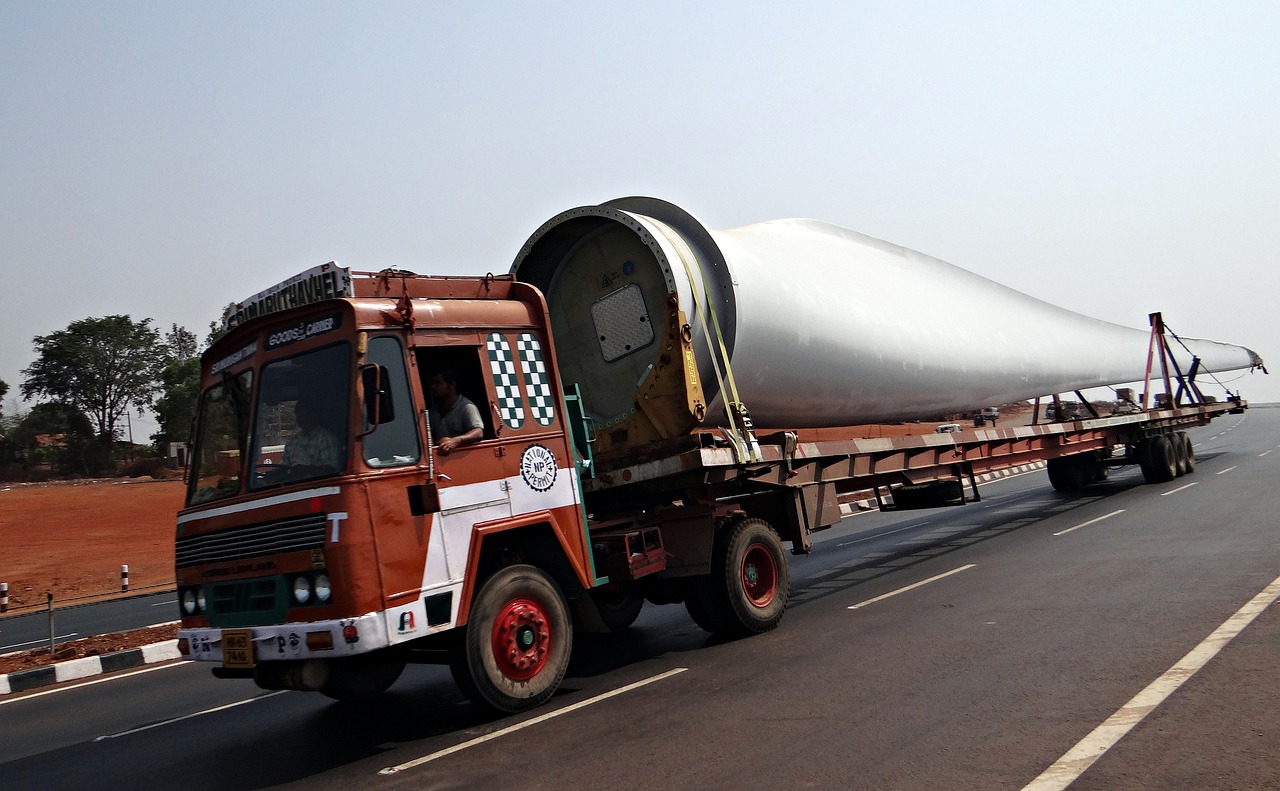Navigating Mumbai’s Crowded Streets Transporting Oversized Cargo